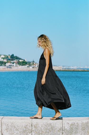 VESTIDO LARGO SATINADO FRUNCES - Negro de Zara