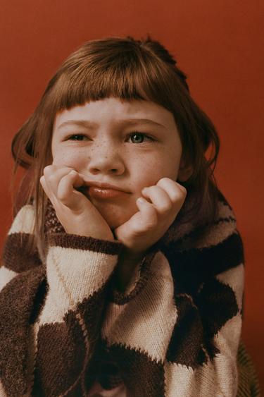 TRICOT VEST MET ARGYLE DESSIN - Chocolade van Zara