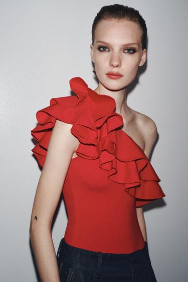 BODY ASIMÉTRICO COMBINADO VOLANTE - Rojo de Zara