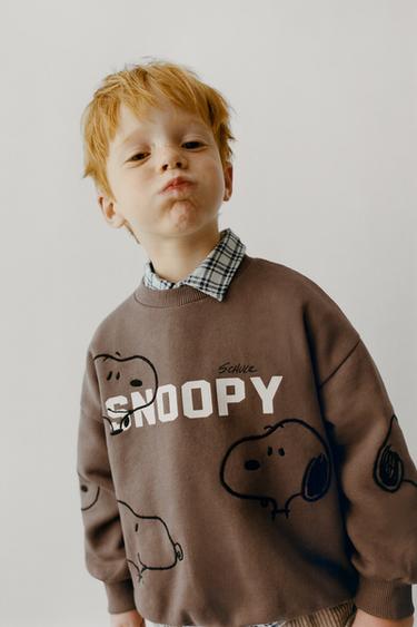 SUDADERA BORDADOS SNOOPY PEANUTS™ - Marrón oscuro de Zara