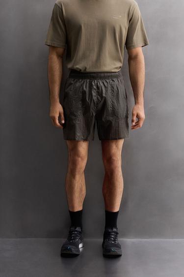 TECHNICAL TRAINING SHORTS - Taupe grey by Zara