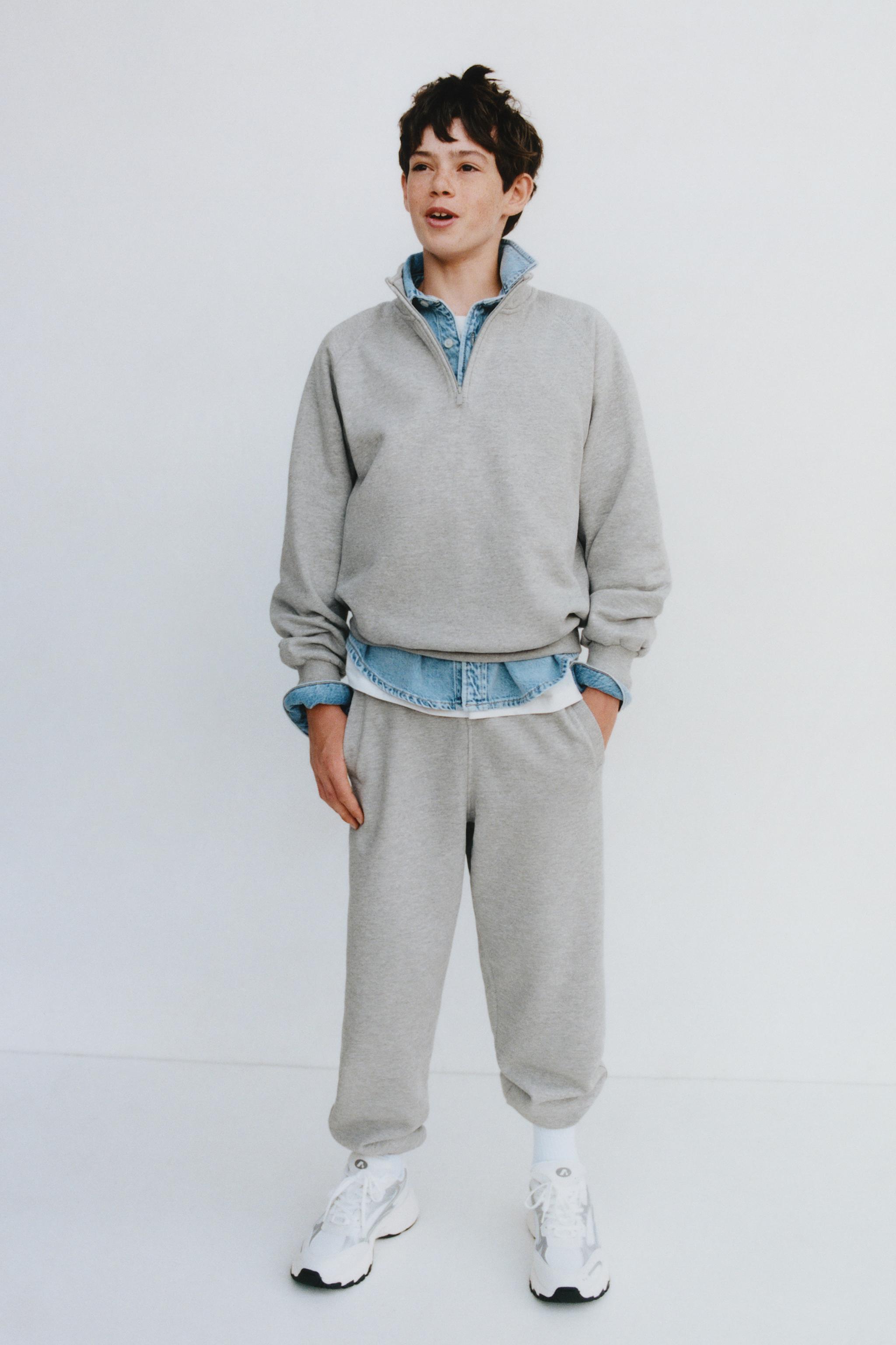SOLID FLEECE JOGGERS WITH LABEL — Gray marl