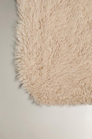 LONG FAUX FUR THROW - Ecru by Zara