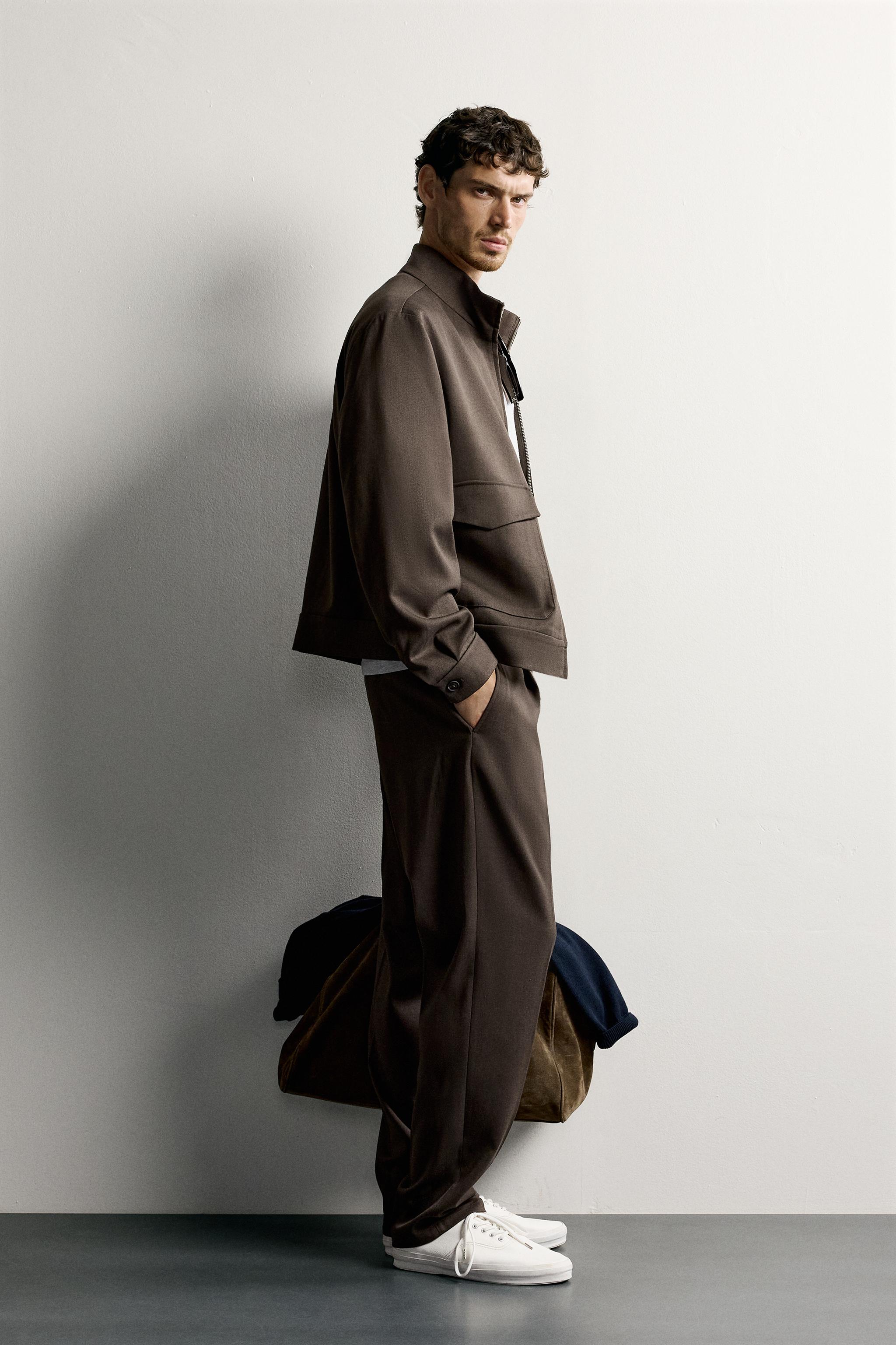 SLIM FIT PLEATED PANTS