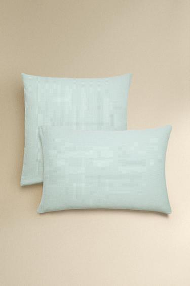 CHECK SEERSUCKER PILLOWCASE - Green by Zara - Image 0
