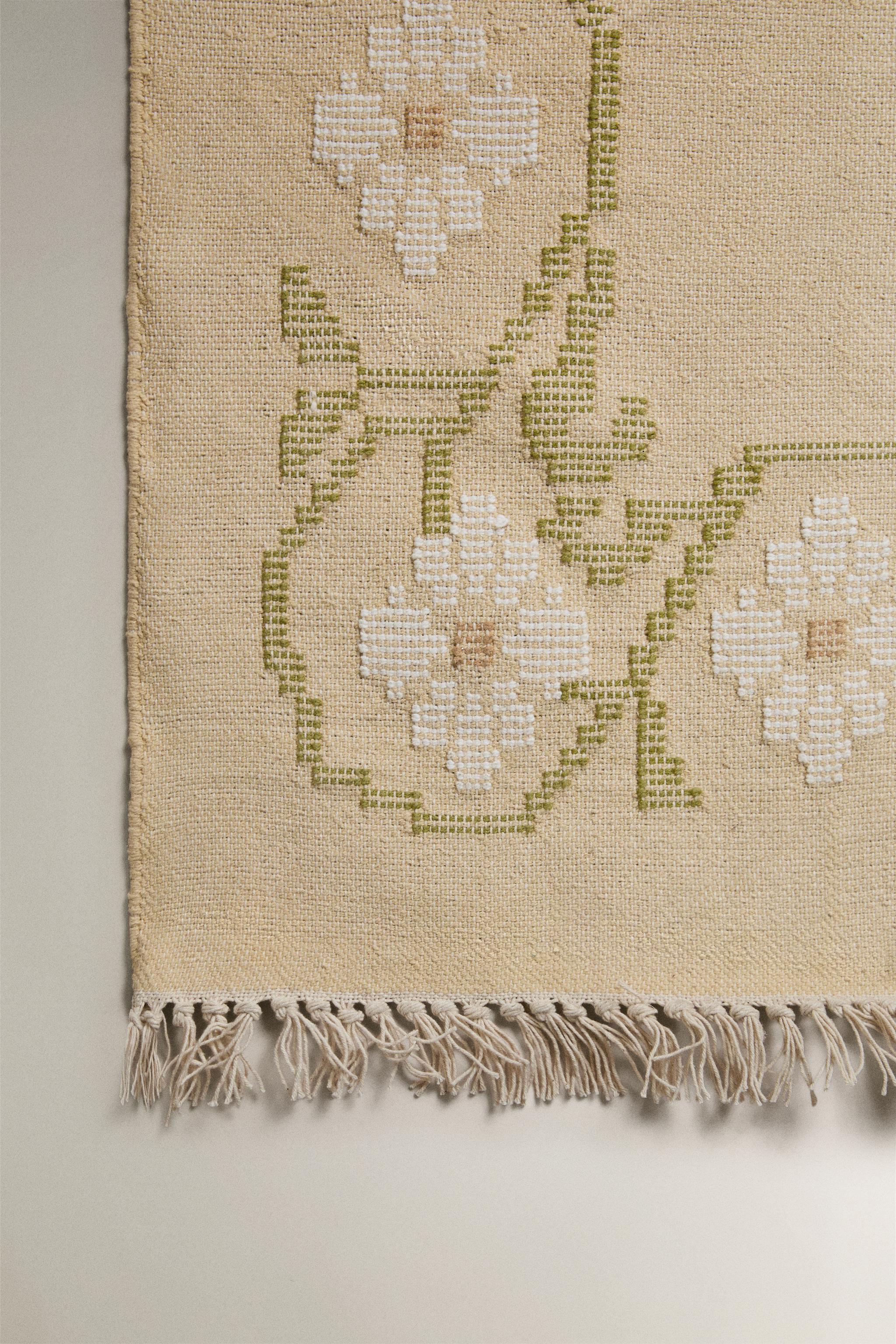 FLORAL JACQUARD AREA RUG — Beige