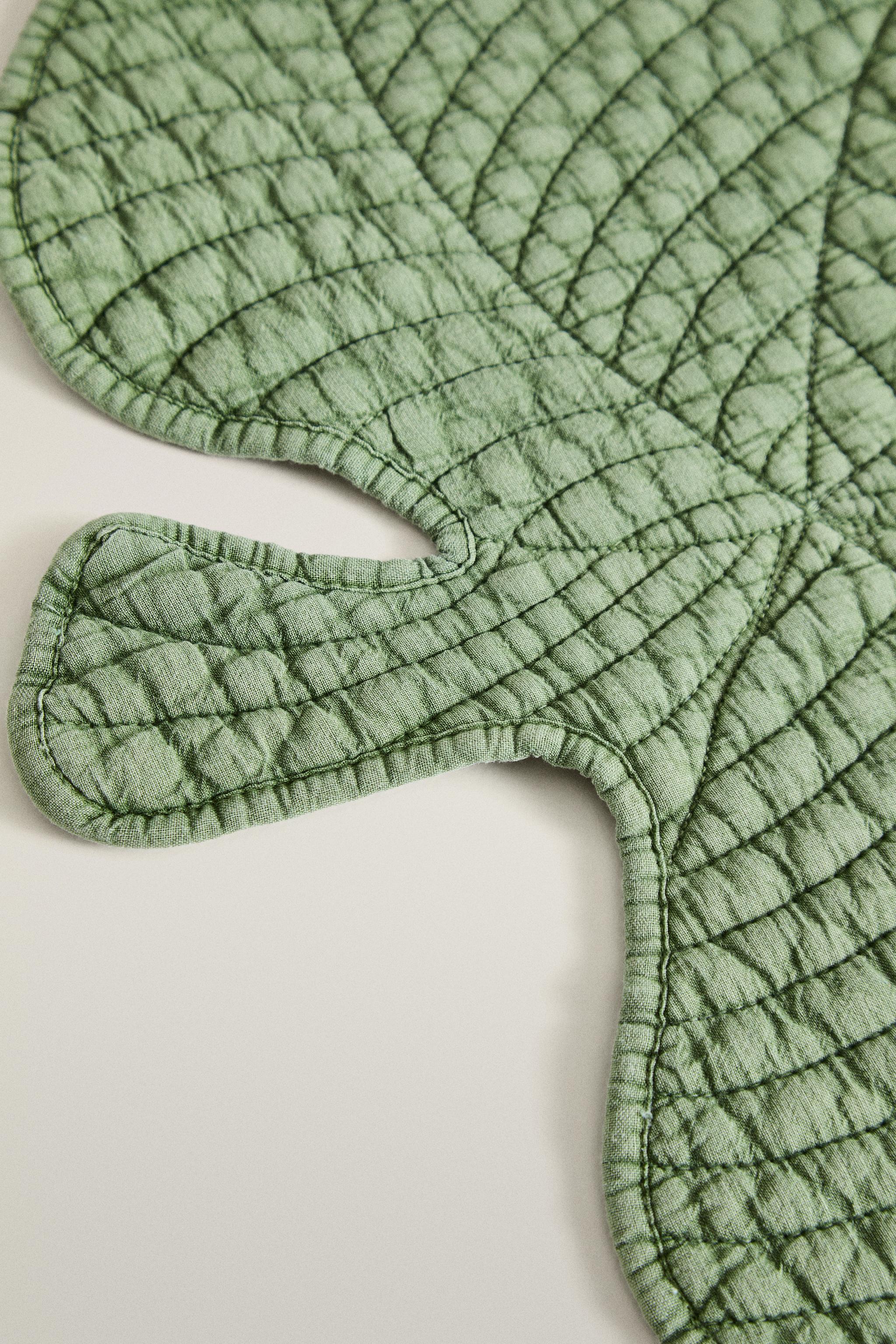 QUILTED CLOVER PLACEMAT