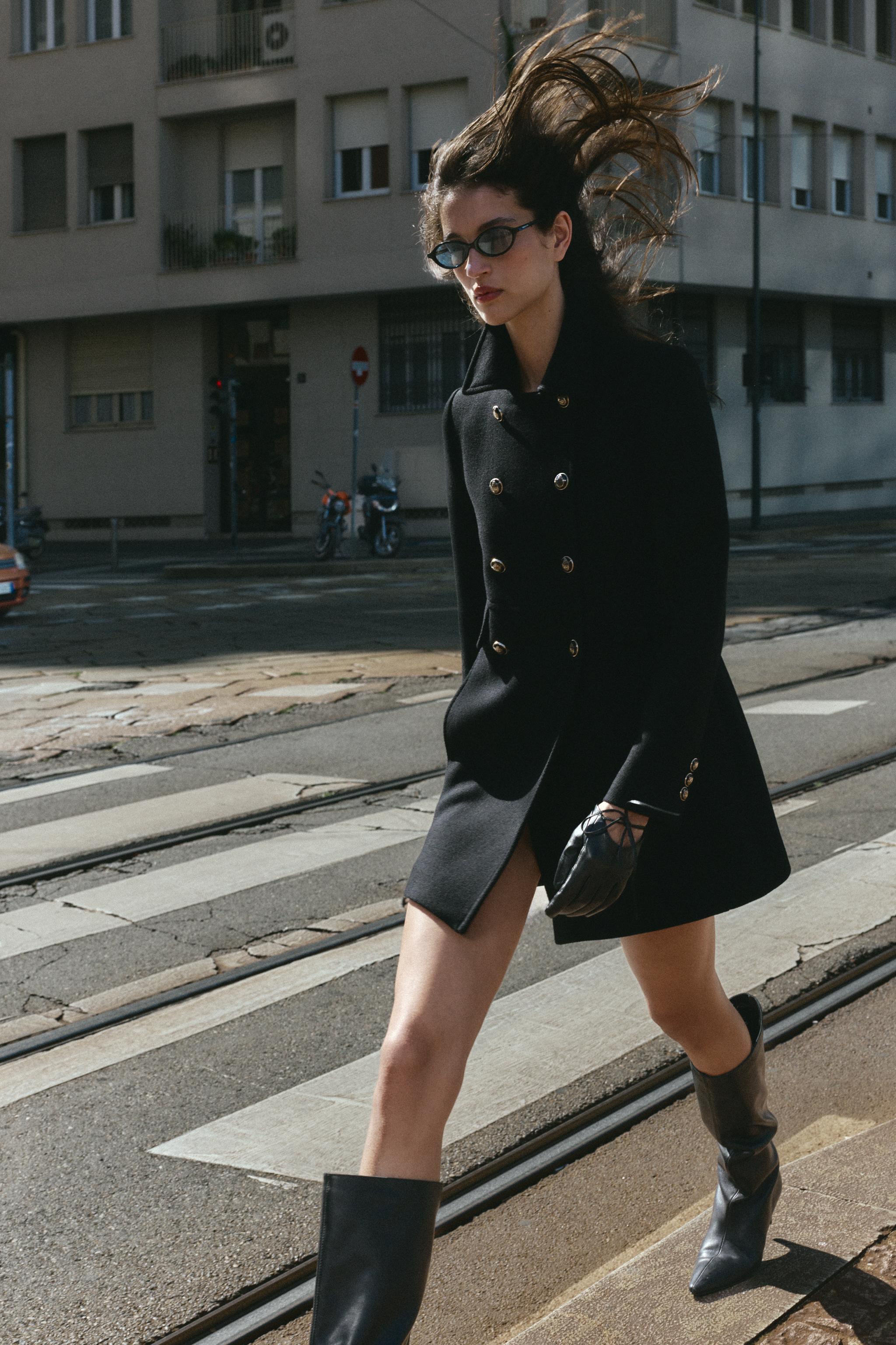 ウール混紡ショート丈ダブルブレストコート - ブラック | ZARA