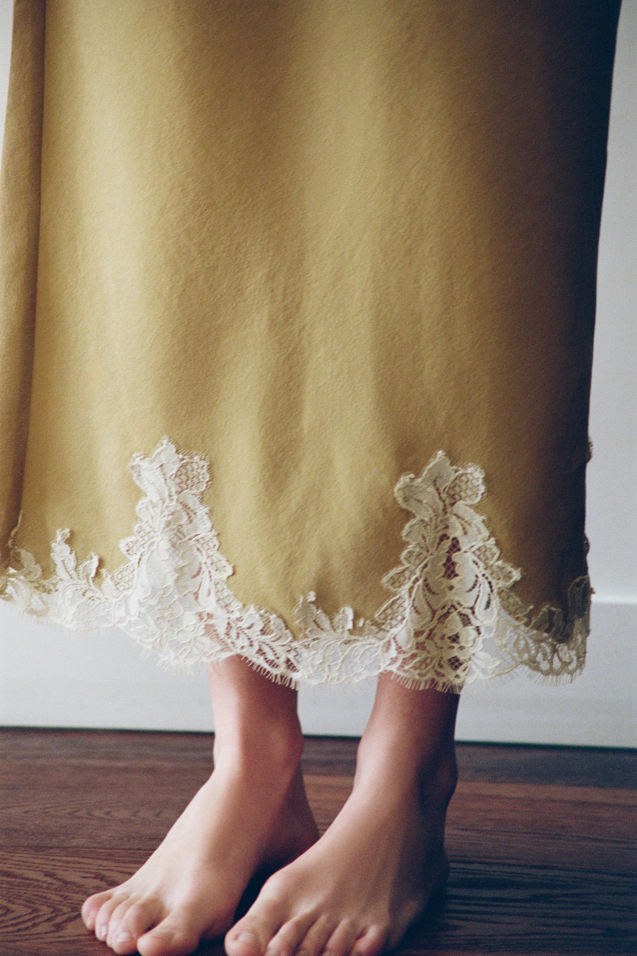 LACE MIDI SKIRT