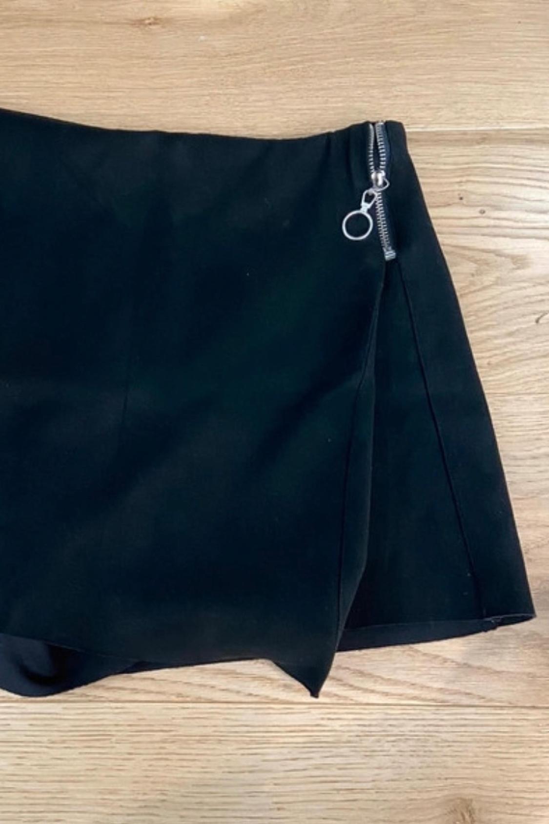 FAUX SUEDE SKORT