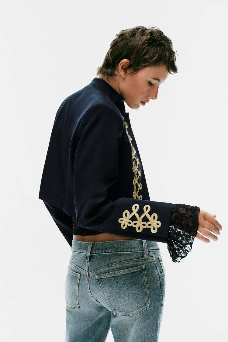 Blazer cropped con cierre de botones 5