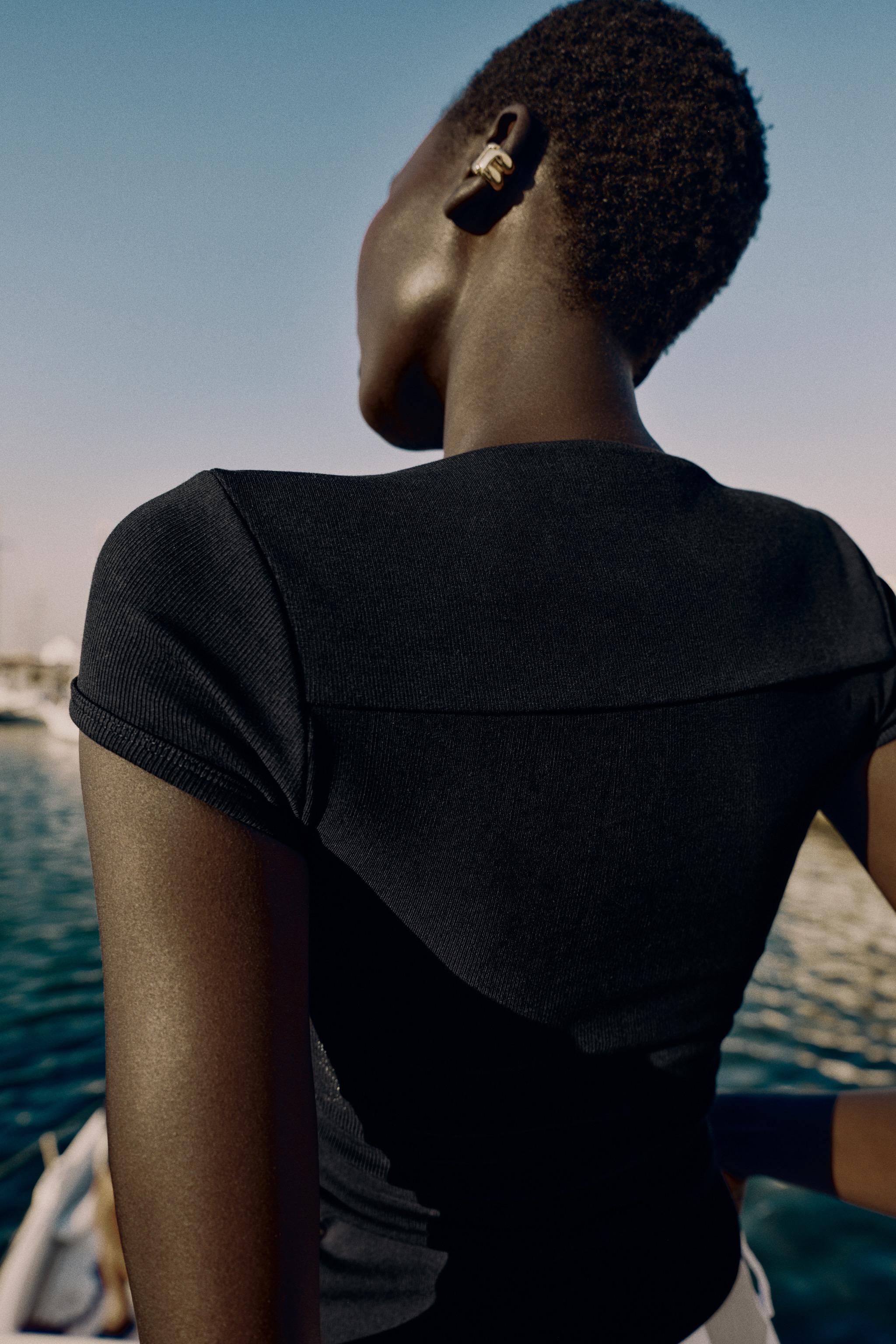 Женские футболки Zara SQUARE NECKLINE T-SHIRT — фото 5