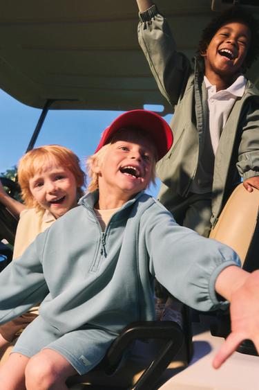 BERMUDA INTERLOCK ETIQUETA - Azul claro de Zara