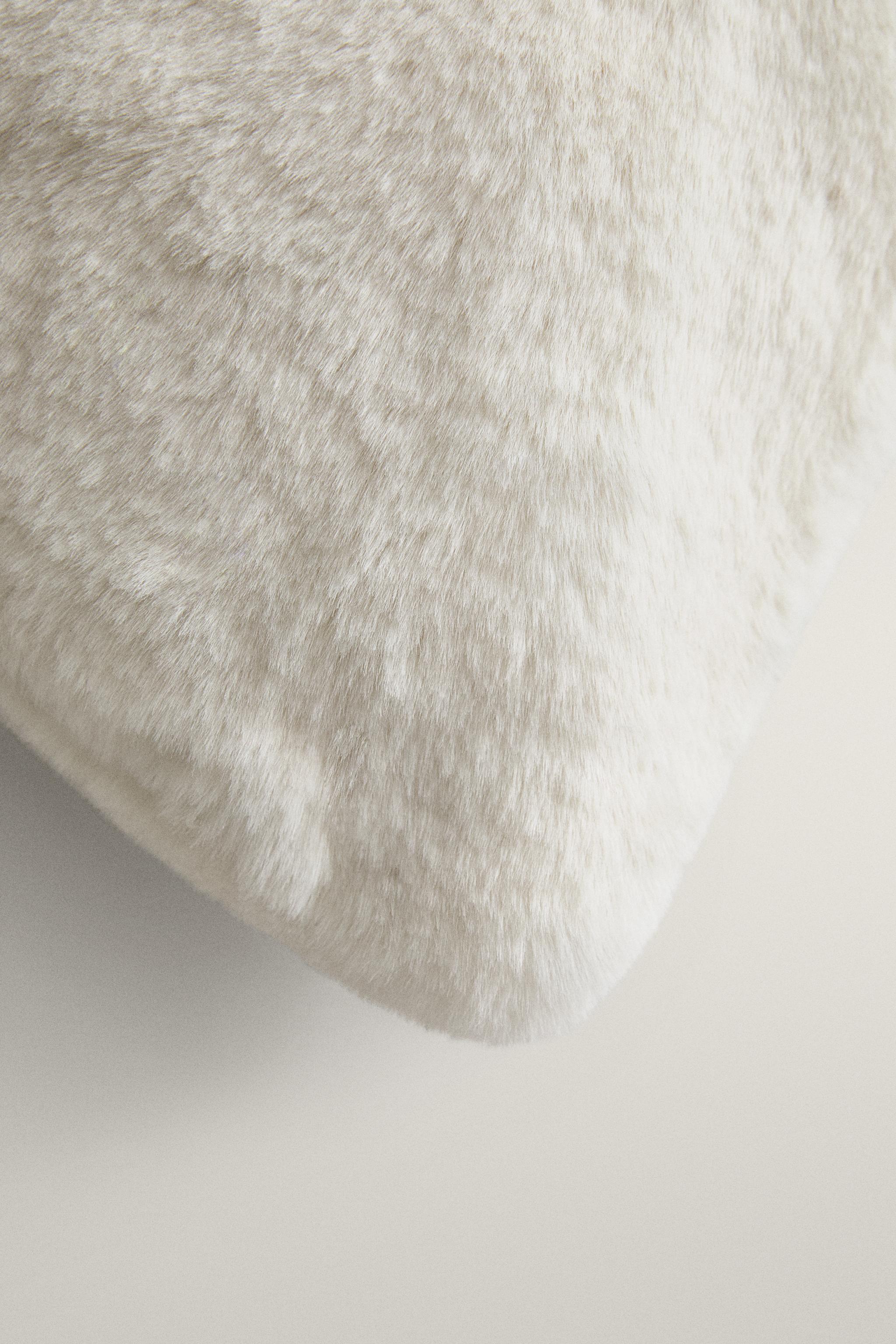 HOUSSE DE COUSSIN FOURRURE RASE
