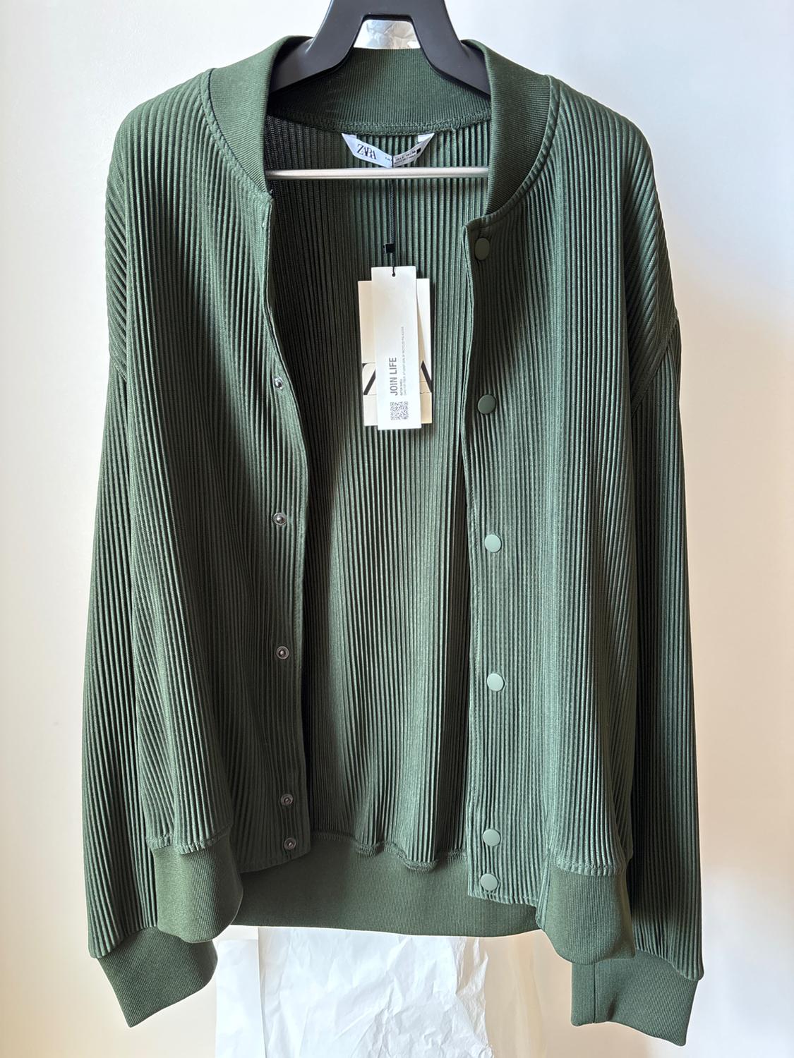 PLEATED BOMBER JACKET