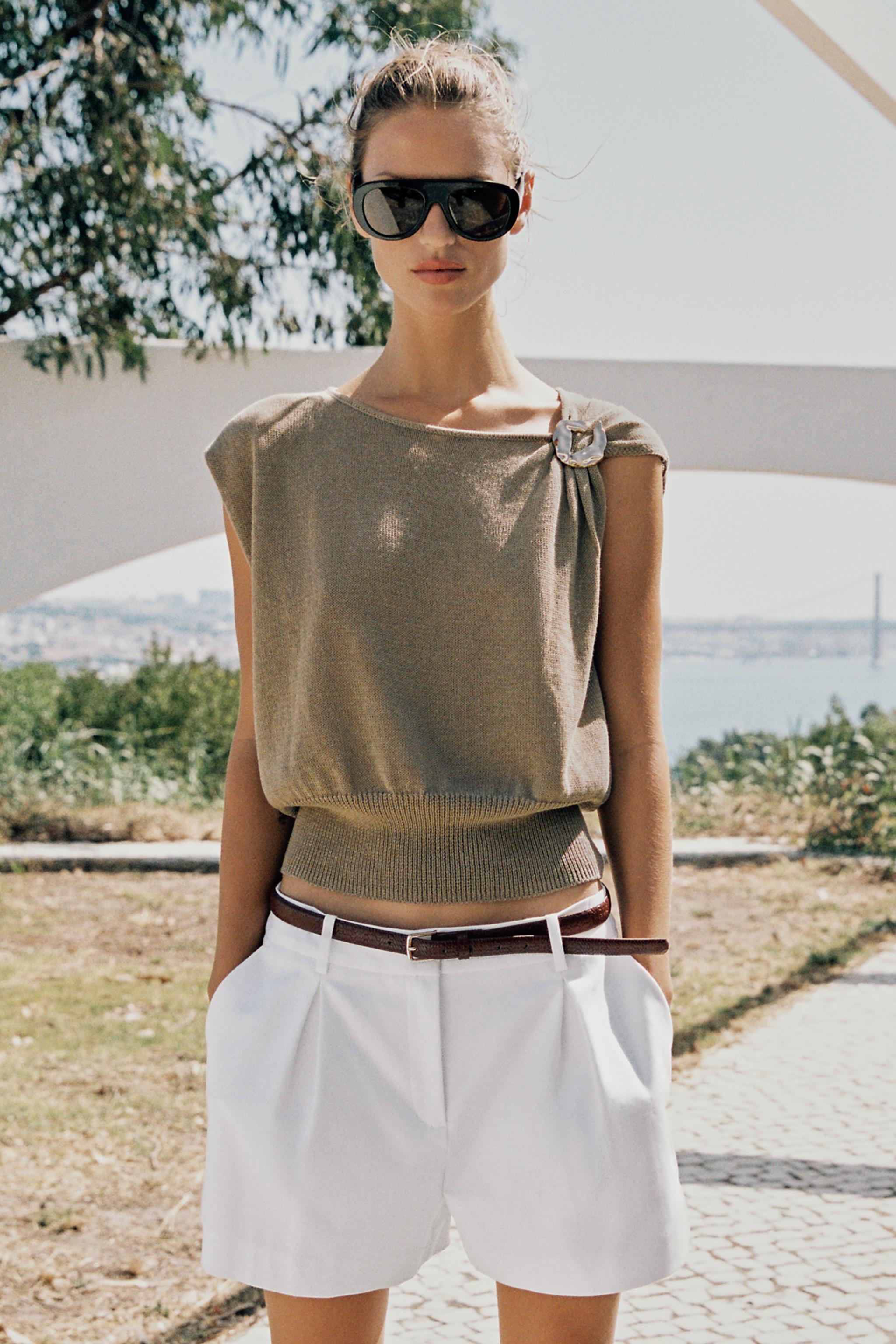 METALLIC TRIM KNIT TOP