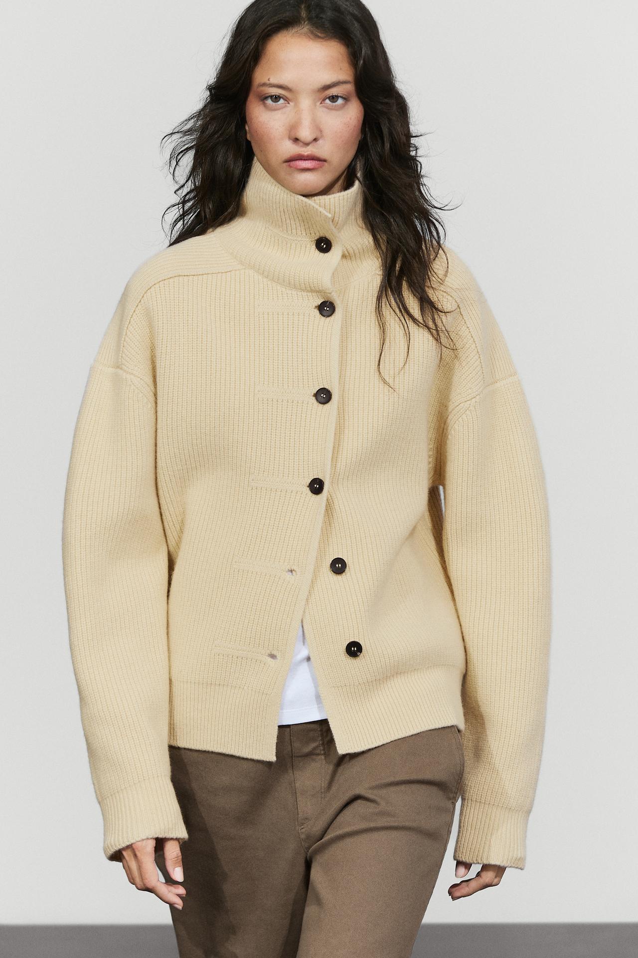 100% wool buttoned knit cardigan — Yellow