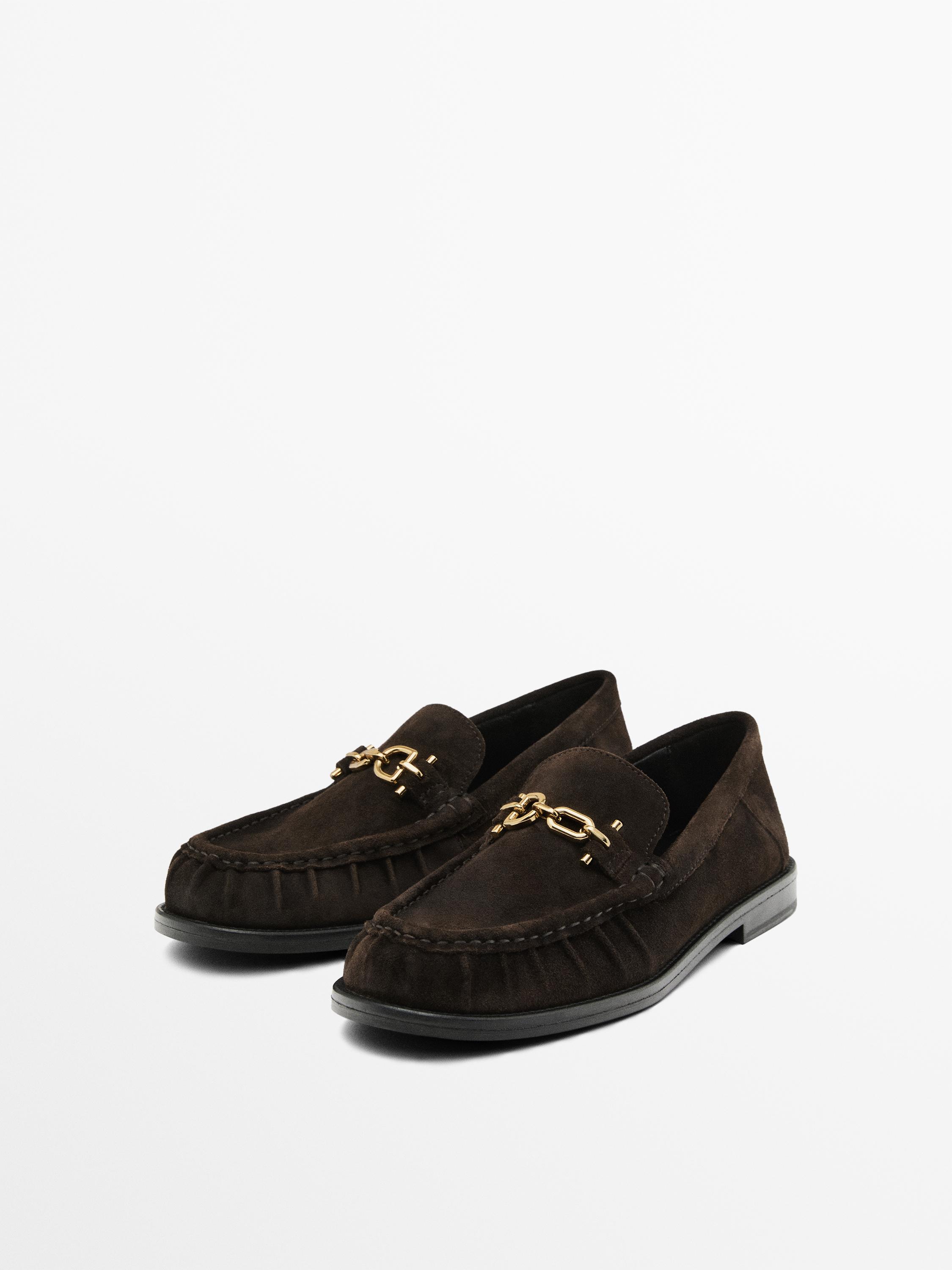 Mocassins croûte de cuir applique métallique