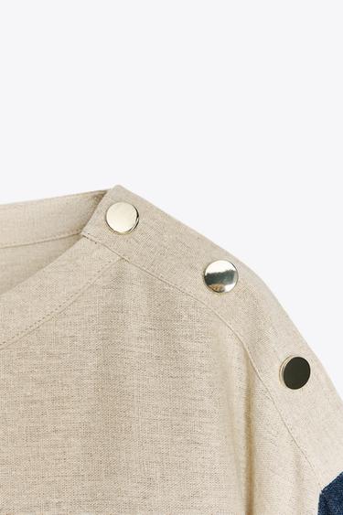 BLOUSE À RAYURES AVEC LIN - Bleus marine / Écrus de Zara - Image 5