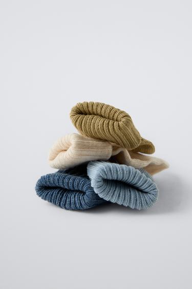 LOT DE QUATRE PAIRES DE CHAUSSETTES DE COULEURS - Bleuté de Zara - Image 2