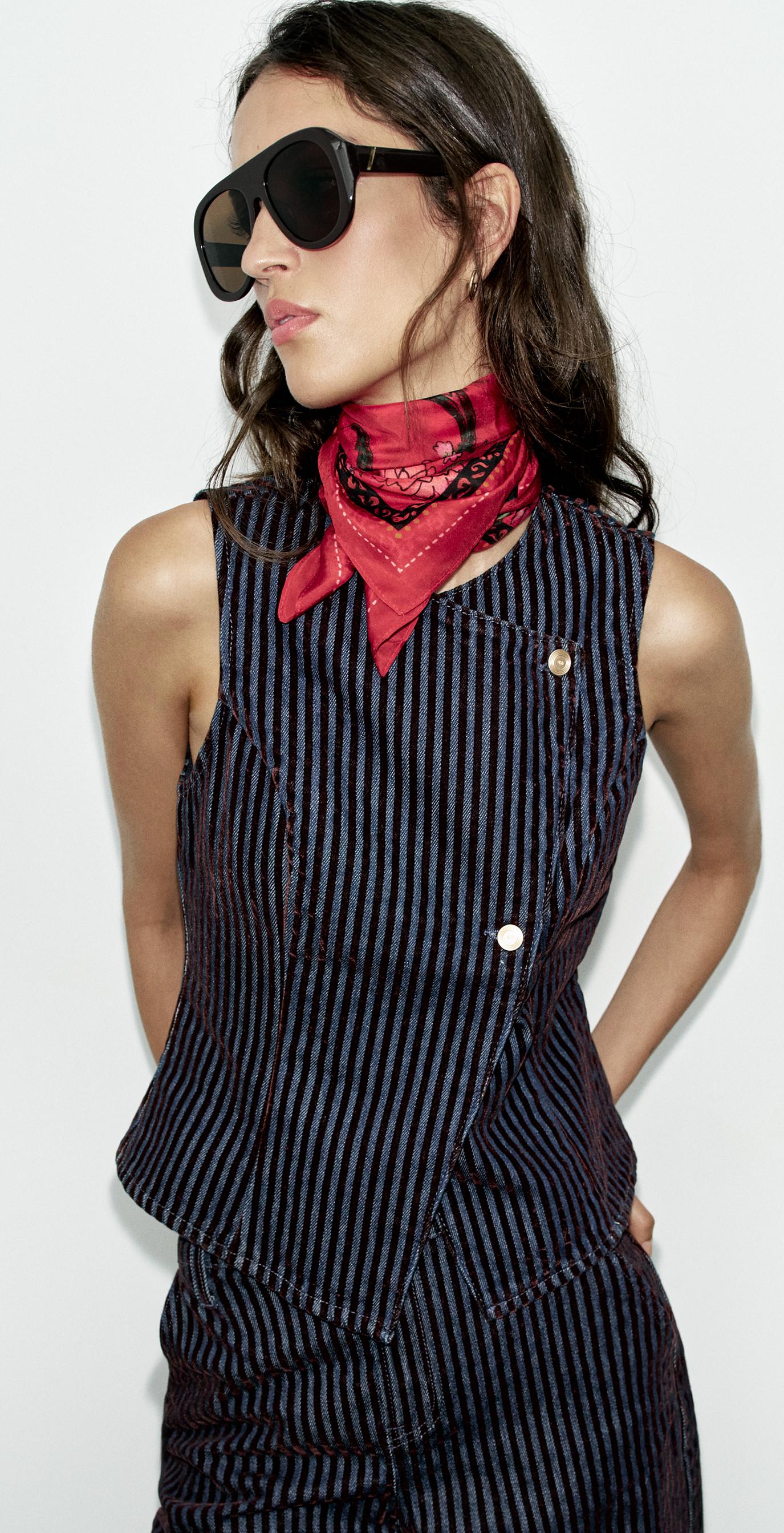 FLORAL PRINT SILK SCARF — Maroon