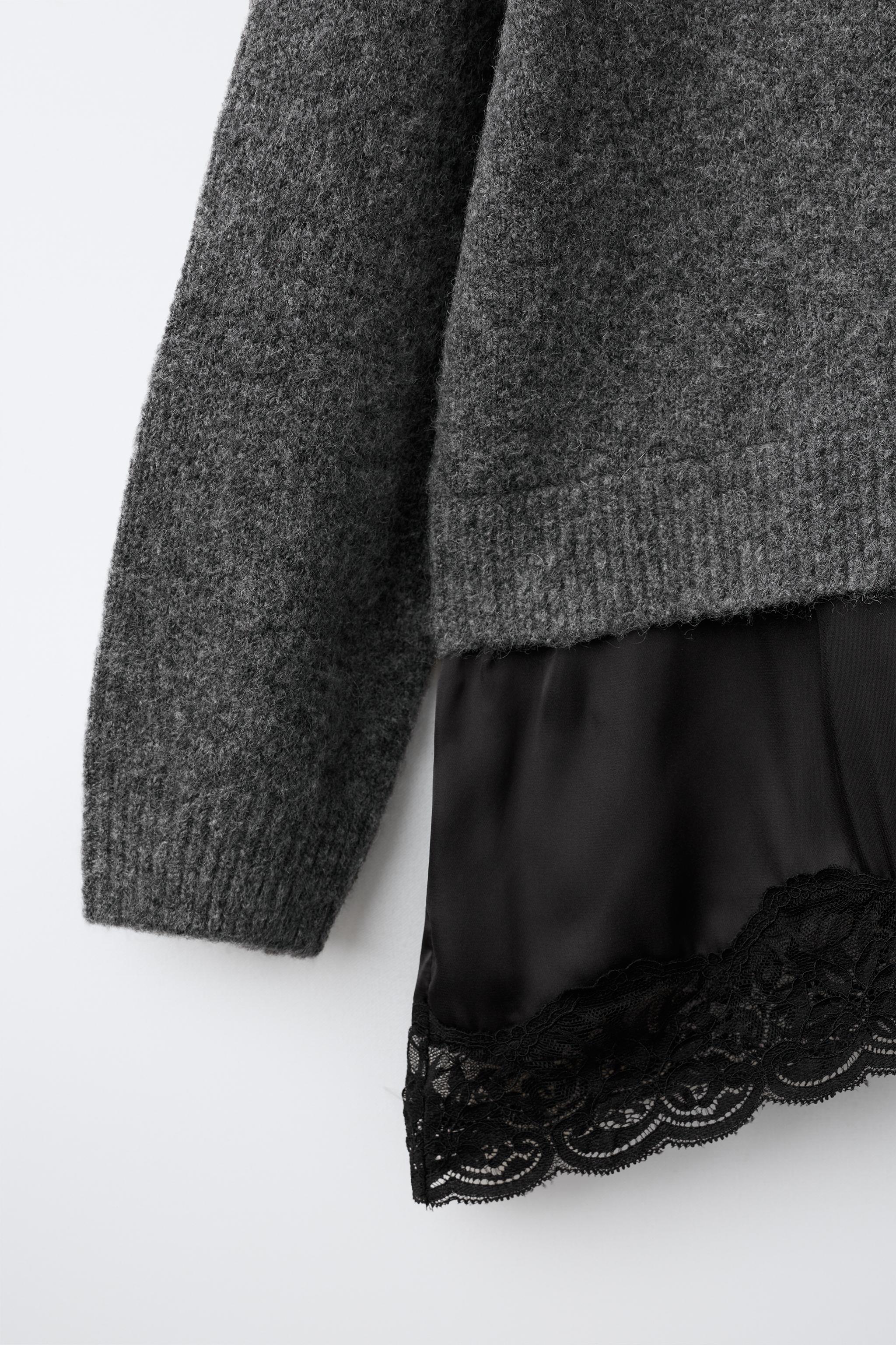 PULL EN MAILLE AVEC DENTELLE