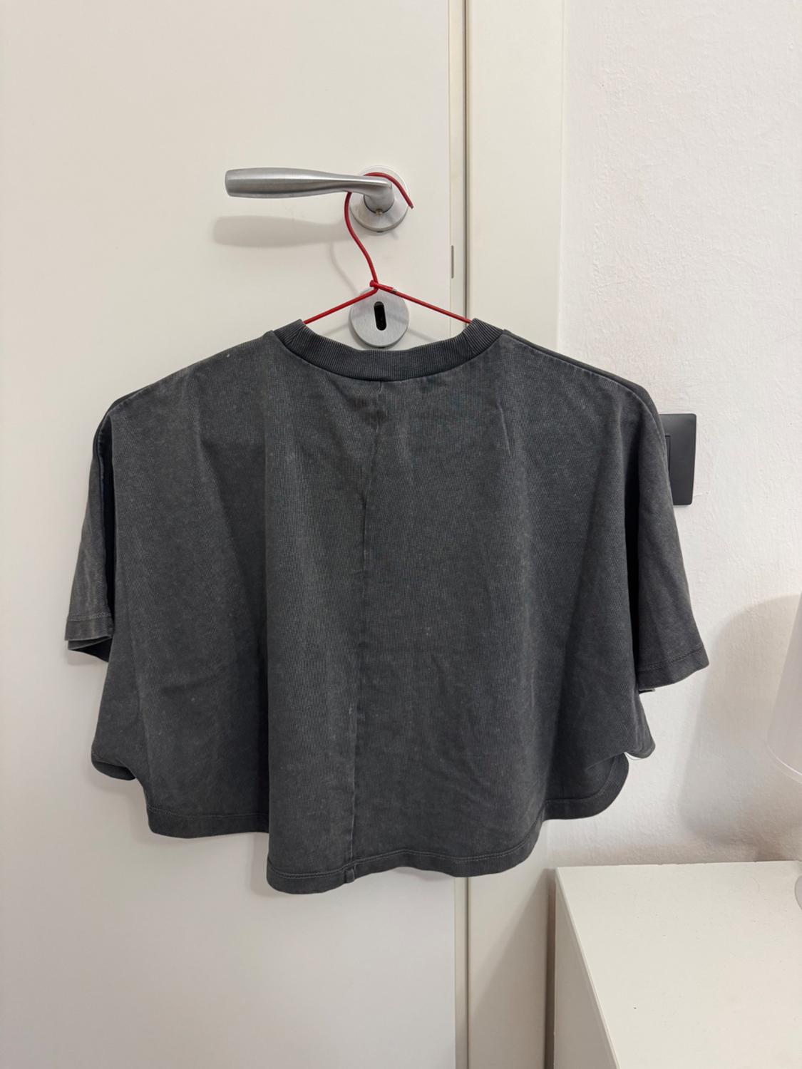 FADED-EFFECT CAPE T-SHIRT - Image 2