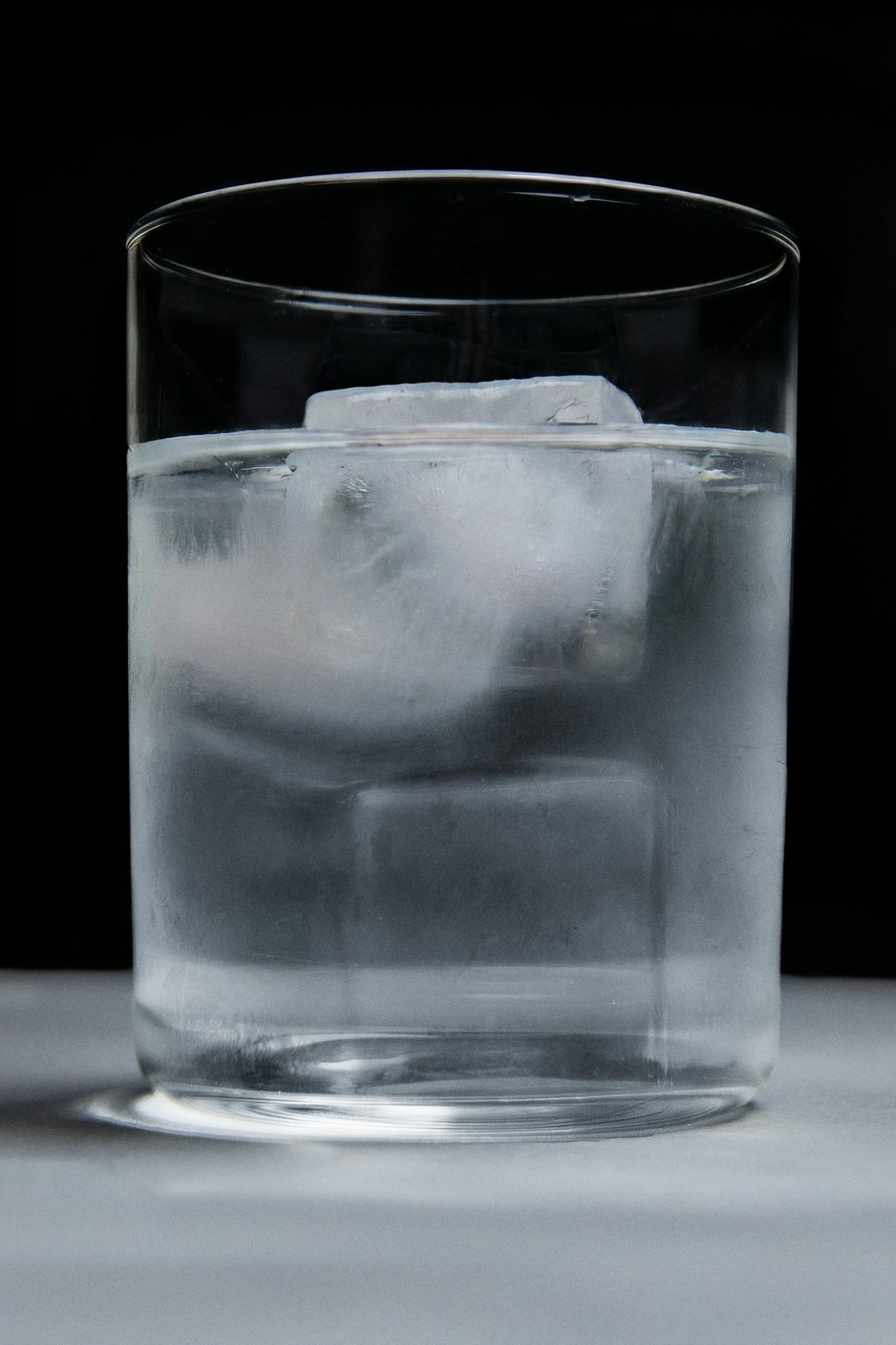 STRAIGHT CRYSTALLINE TUMBLER — Transparent