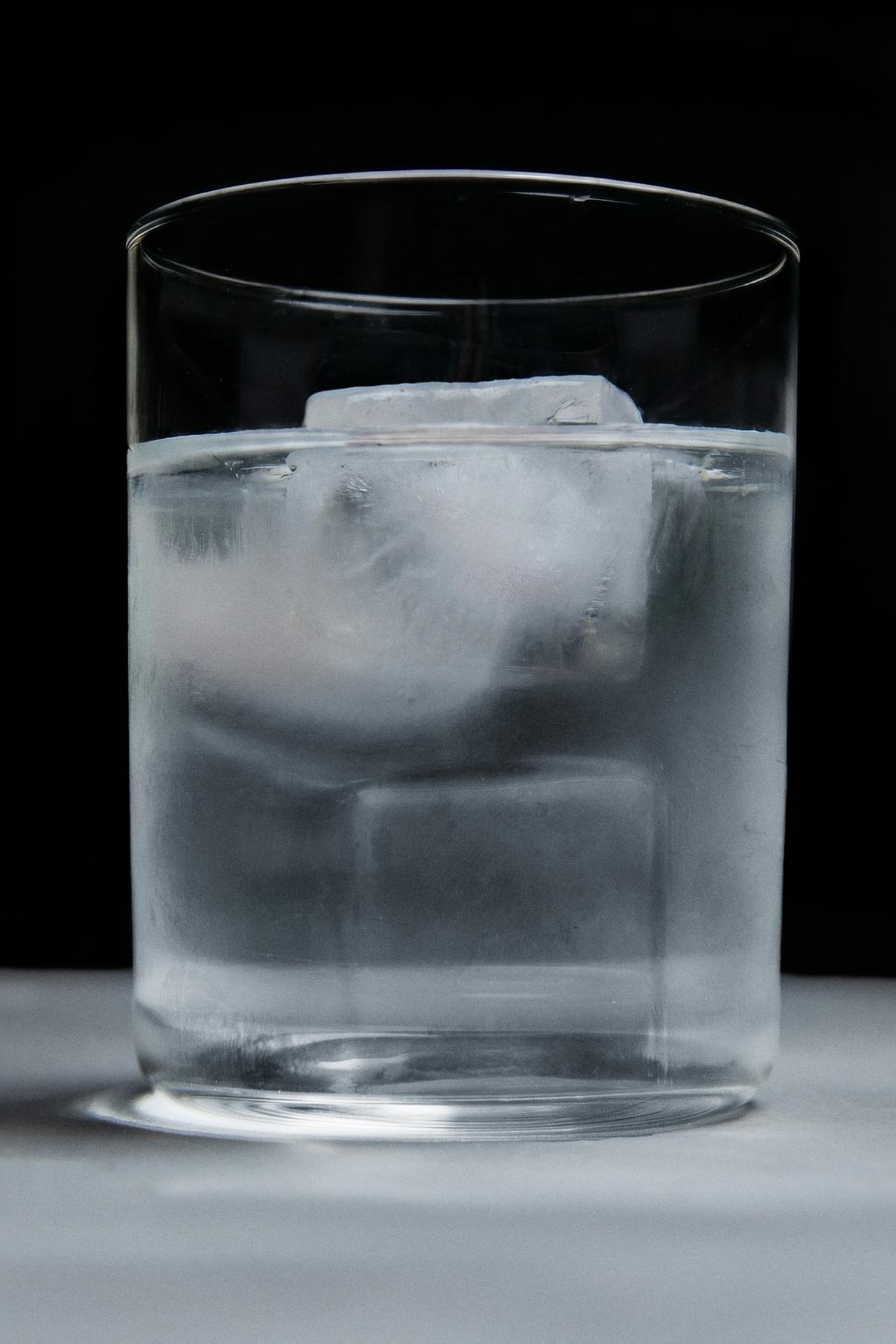 STRAIGHT CRYSTALLINE TUMBLER — Transparent