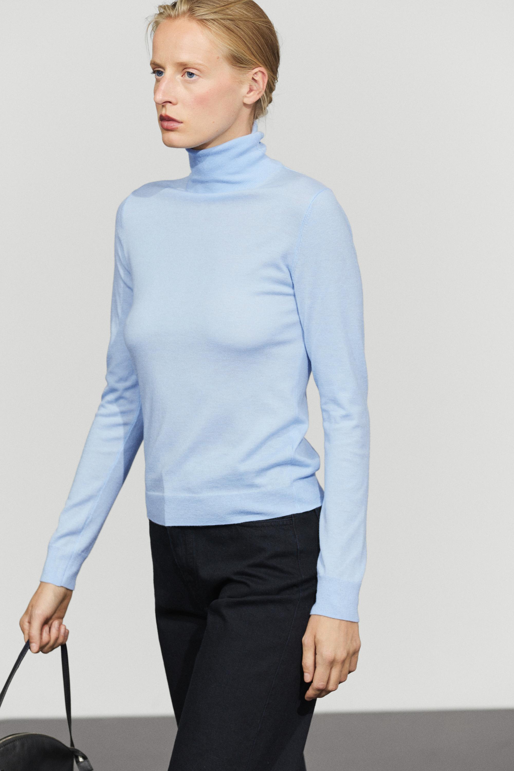 Wool-blend turtleneck knit sweater — Sky blue