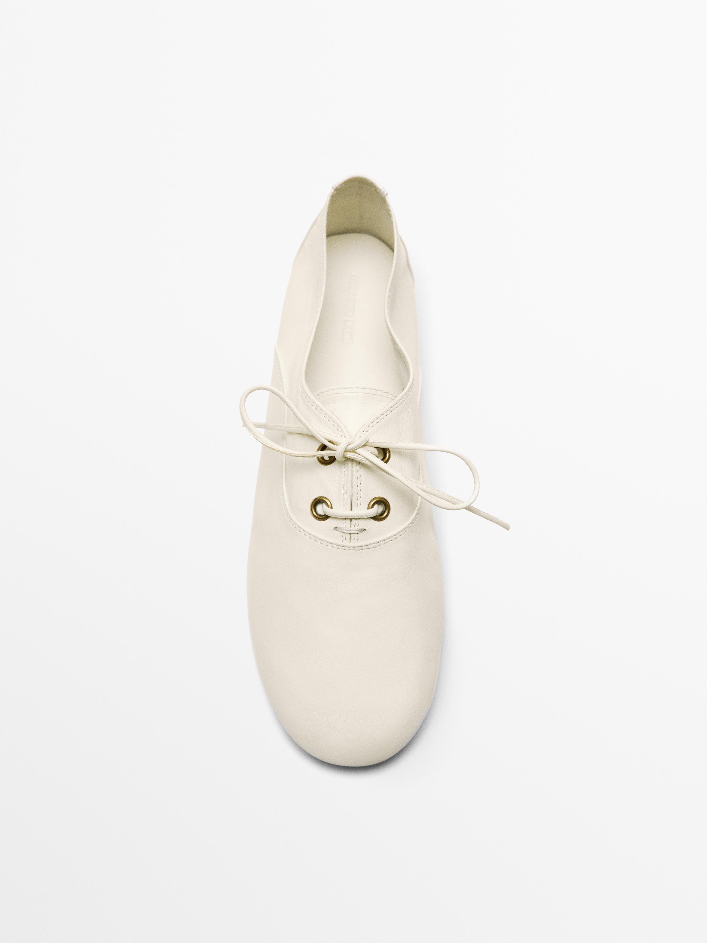 Chaussure à lacets en cuir souple