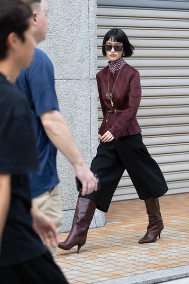 ZW COLLECTION ロングバミューダパンツブラックZaraのZW COLLECTION ロングバミューダパンツ - ブラック