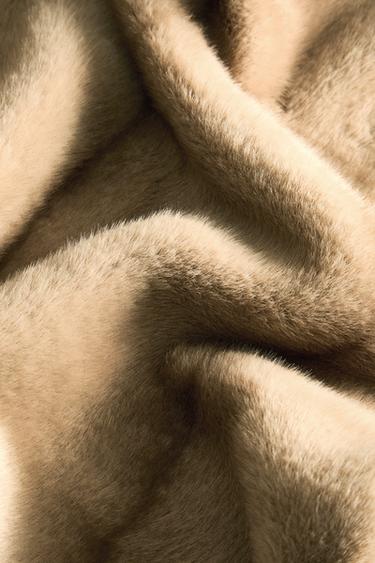 COPERTA IN PELLICCIA A RIGHE - Beige di Zara