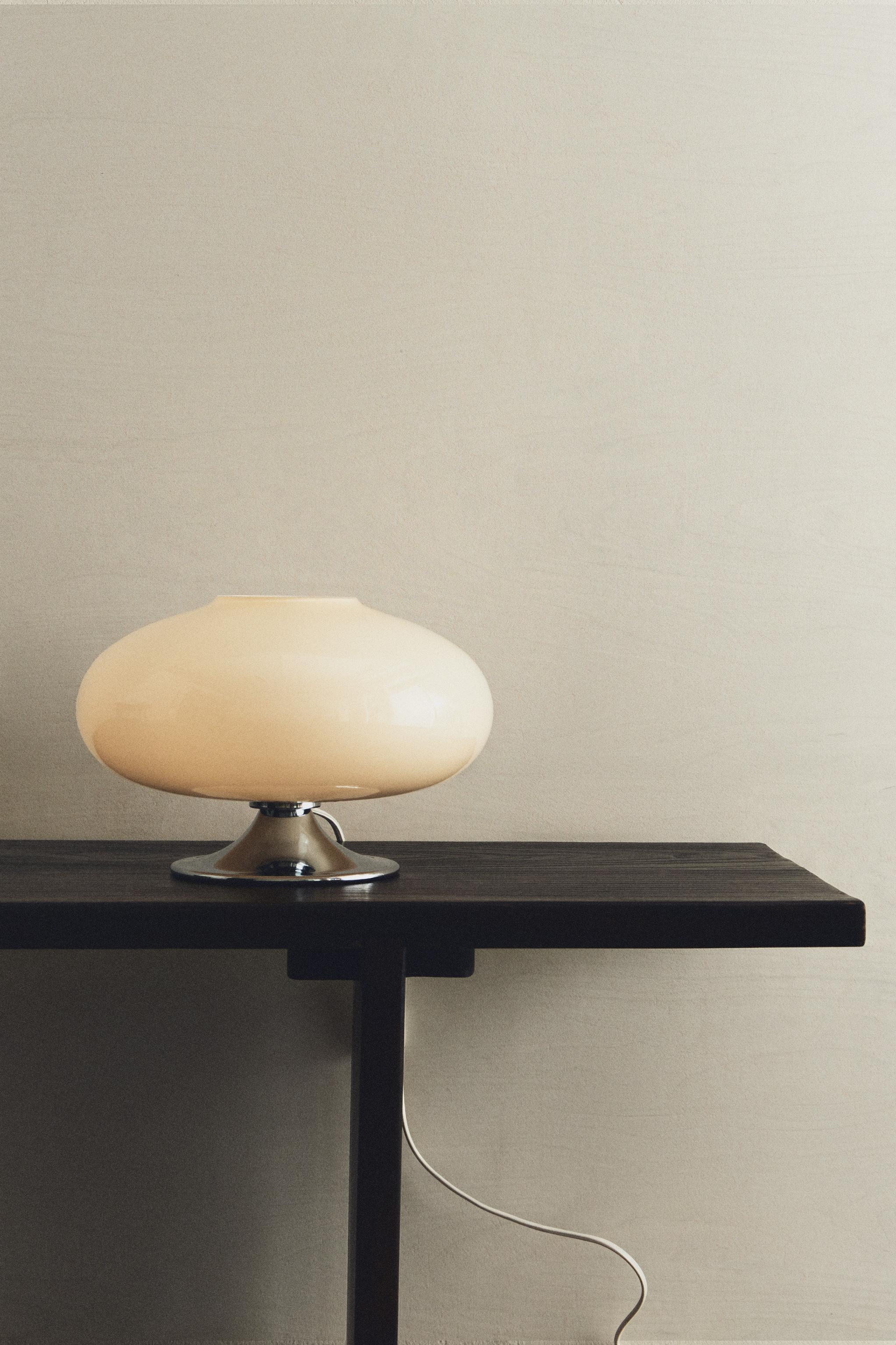 LAMPE DE TABLE EN VERRE ET FER