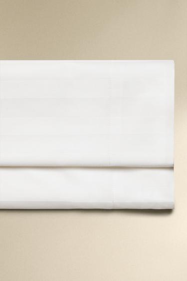 STRIPED SATEEN FLAT SHEET (500 THREAD COUNT) - أبيض الخاص بـ Zara