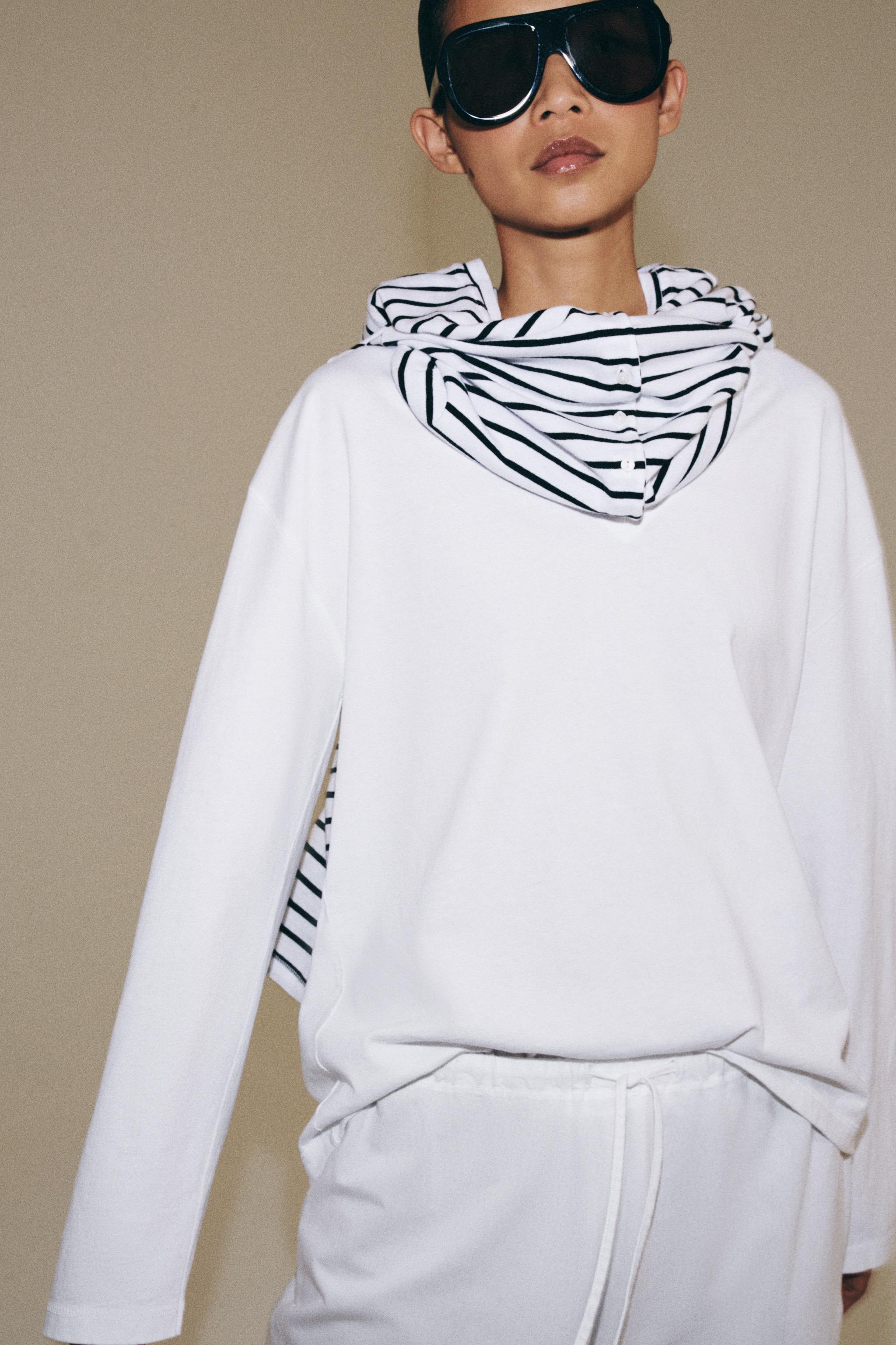 COTTON V-NECK T-SHIRT — White