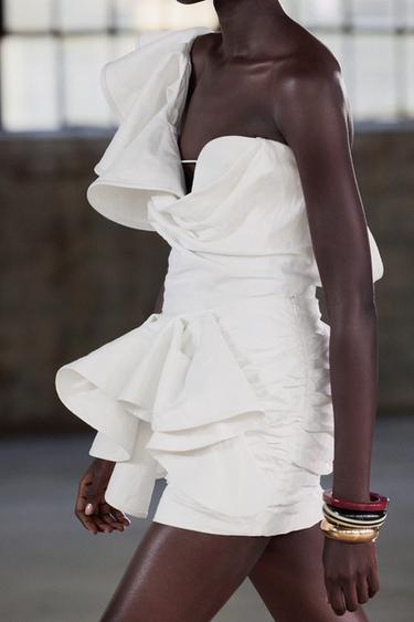 JUPE COURTE À VOLUME ZW COLLECTION - Blanc cassé de Zara