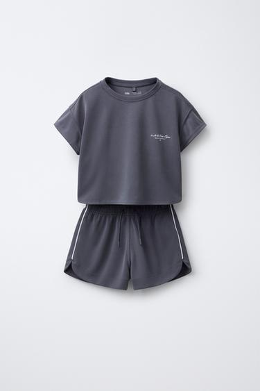 BRIGHT T-SHIRT AND BERMUDA SHORTS TOTAL LOOK - 025 by Zara