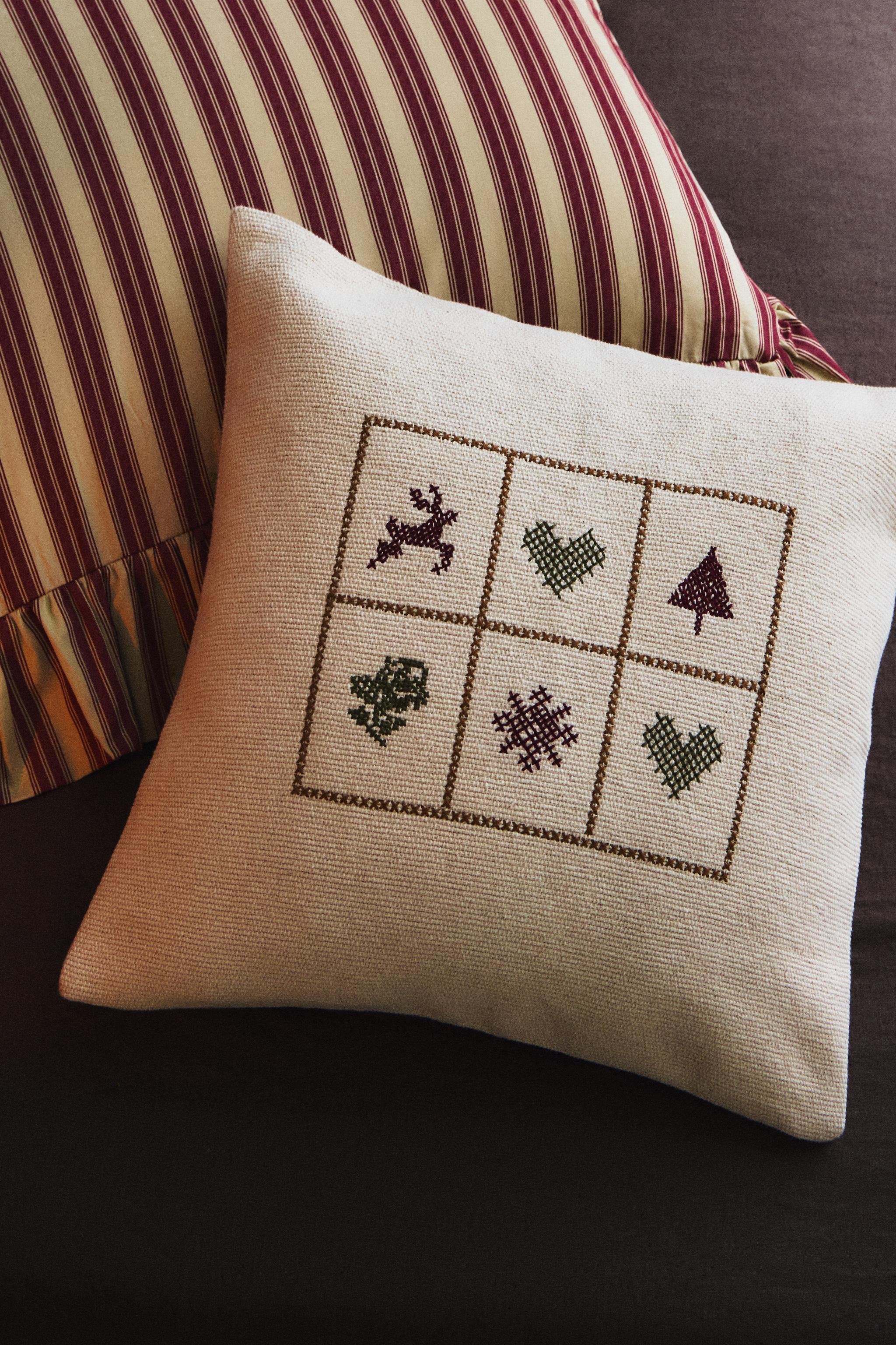 CHRISTMAS EMBROIDERED COTTON THROW PILLOW COVER