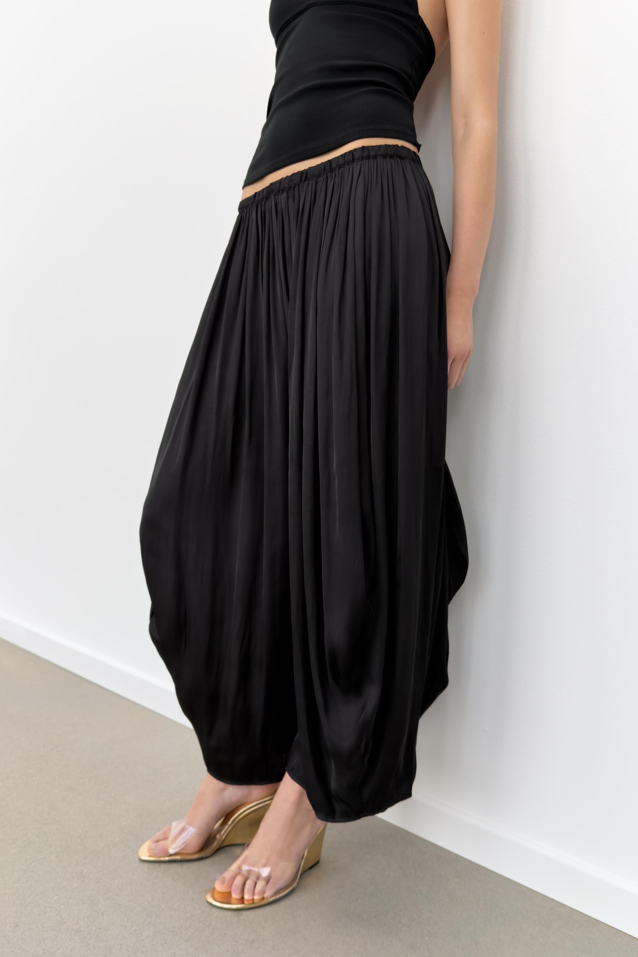 PLEATED BALLOON PANTS