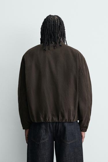 BLOUSON COURT AVEC BRANDEBOURGS - Chocolat de Zara - Image 2