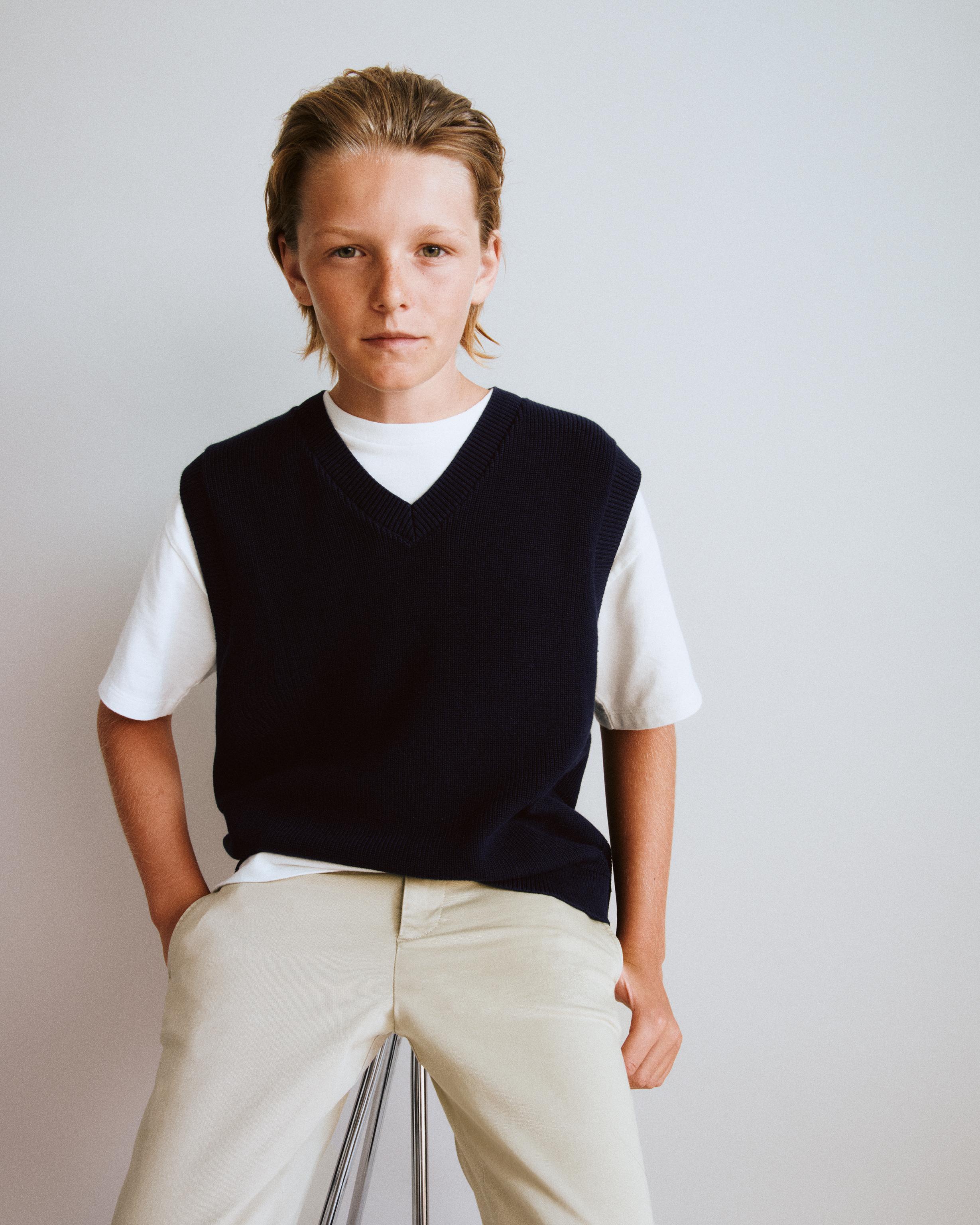 KNIT VEST — Navy blue