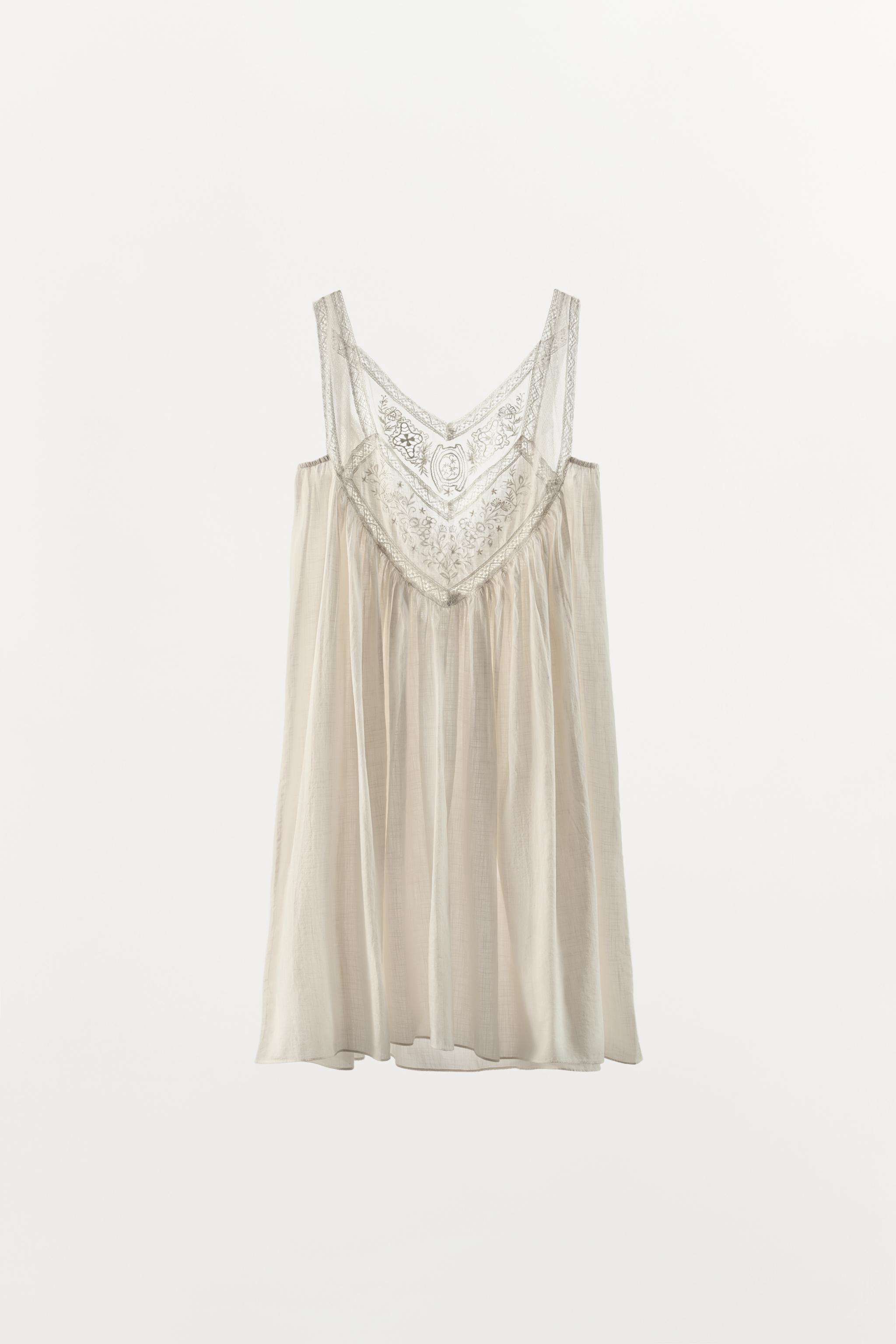 FLORAL EMBROIDERED PLEATED DRESS