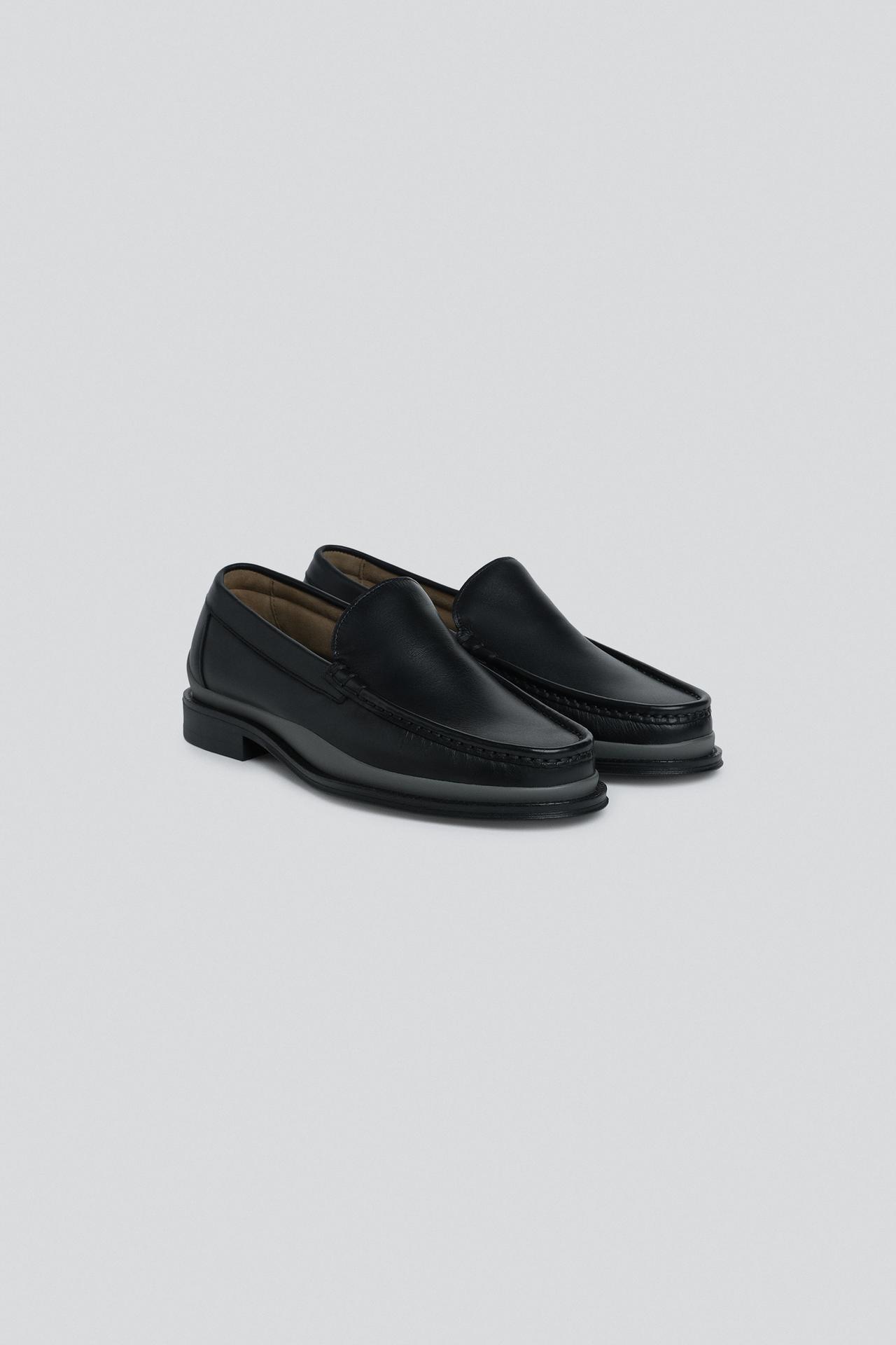 LEATHER LOAFERS — Gray