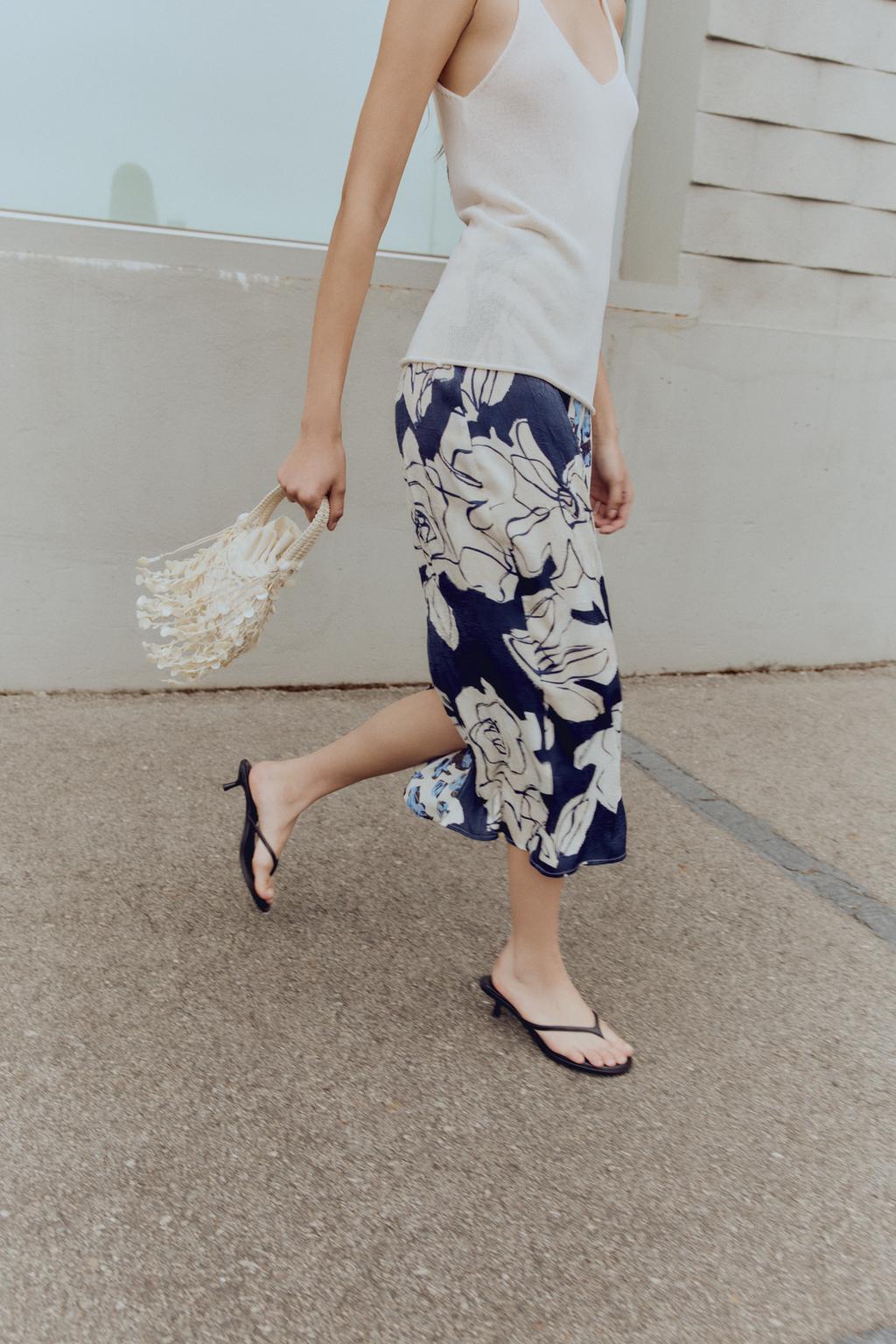 PEARLESCENT APPLIQUÉ BAG