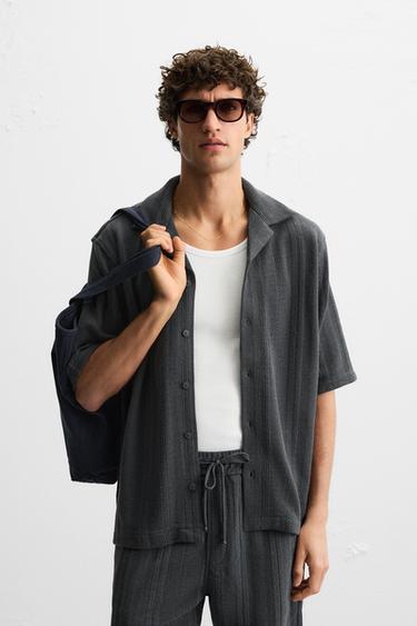 RELAXED-FIT-HEMD MIT STRUKTURMUSTER - Anthrazit von Zara