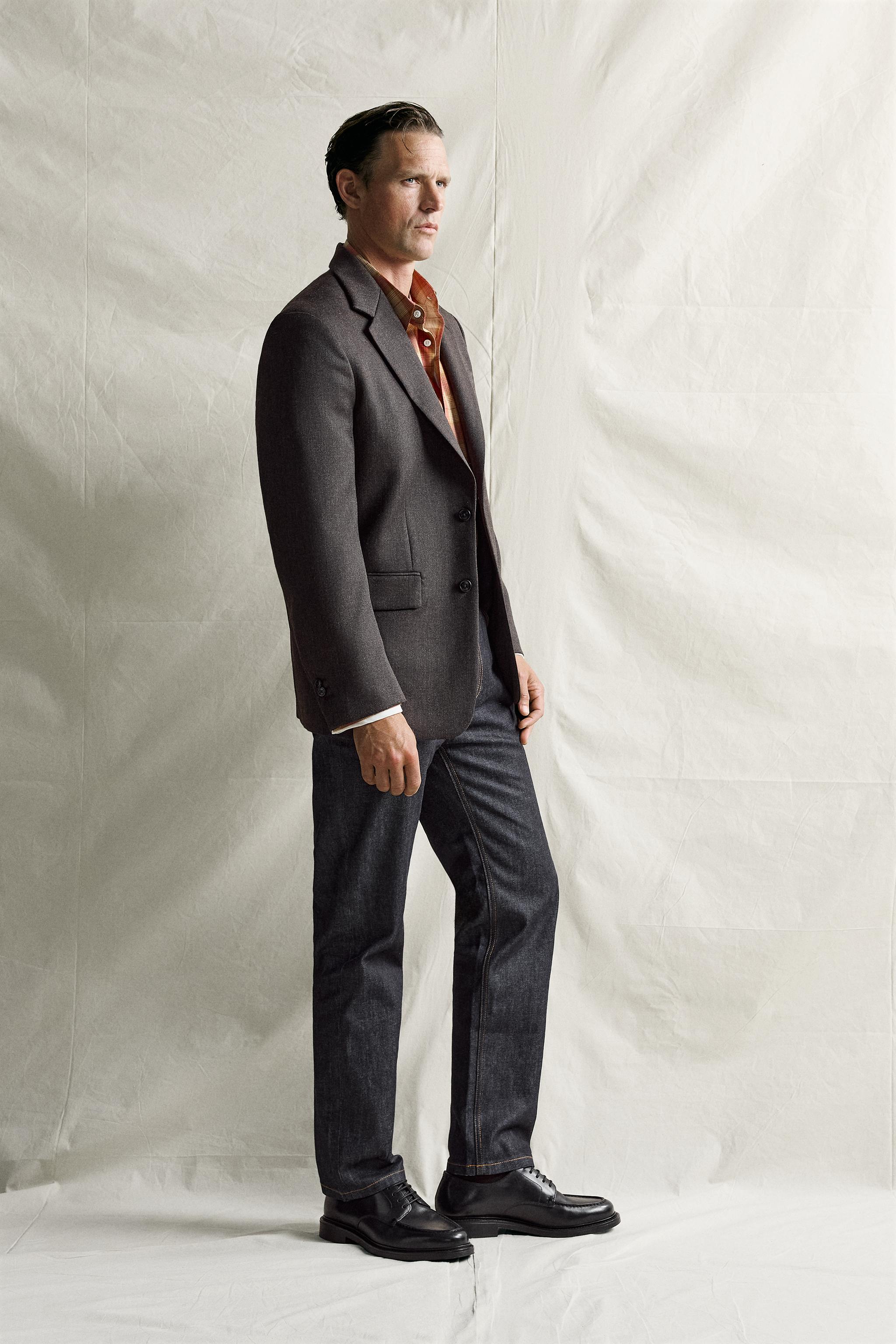 STRAIGHT-FIT JEANS
