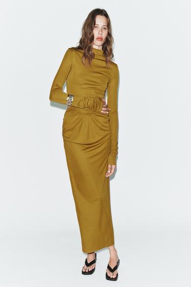 СТРУЯЩЕЕСЯ ПЛАТЬЕ С ВЫРЕЗАМИ — ЦВЕТ ОЛИВКОВОГО МАСЛА от Zara