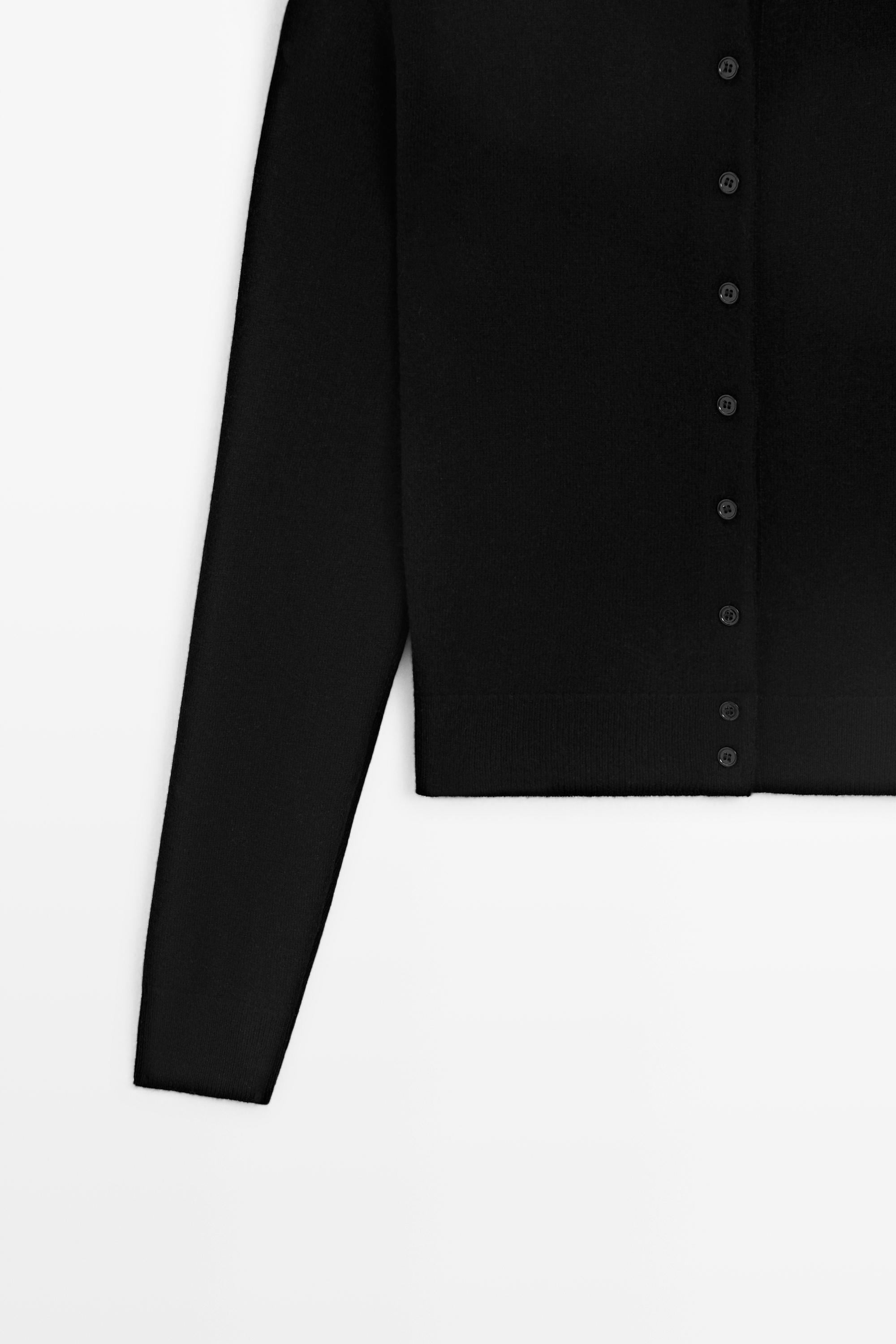Knit cardigan with button detail