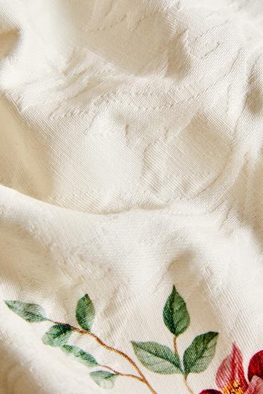 LOT DE SERVIETTES JACQUARD FLEURS DE NOËL (LOT DE 2) - Verdâtre de Zara - Image 3